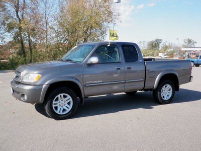 toyota tundra 2004 gray pickup truck sr5 access cab 4x4 gasoline 8 cylinders 4 wheel drive automatic with overdrive 56001