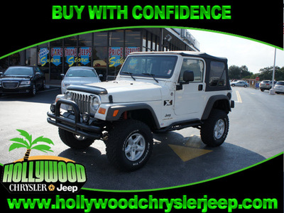 jeep wrangler 2006 white suv x gasoline 6 cylinders 4 wheel drive automatic 33021