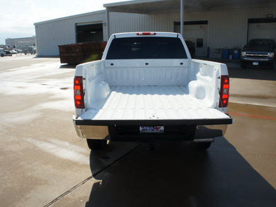 chevrolet silverado 2500hd 2008 white lt1 gasoline 8 cylinders 4 wheel drive automatic 76108