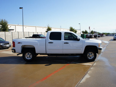 chevrolet silverado 2500hd 2008 white lt1 gasoline 8 cylinders 4 wheel drive automatic 76108