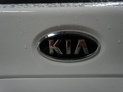 kia forte 2010 white sedan ex gasoline 4 cylinders front wheel drive automatic 76108