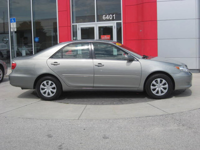toyota camry 2005 green sedan le gasoline 4 cylinders front wheel drive automatic 33884