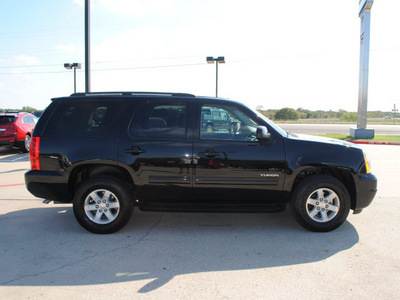 gmc yukon 2011 black suv flex fuel 8 cylinders 2 wheel drive automatic 76087