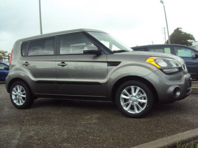 kia soul 2012 tit sil hatchback 4 cylinders front wheel drive automatic 32901