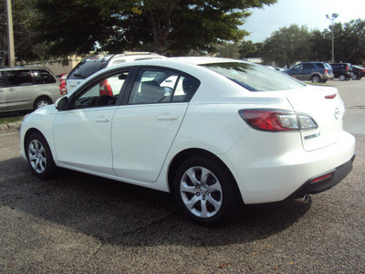 mazda mazda3 2010 white sedan gasoline 4 cylinders front wheel drive automatic 32901