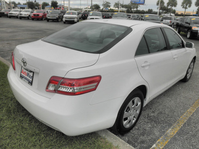 toyota camry 2011 white sedan gasoline 4 cylinders front wheel drive automatic 34474