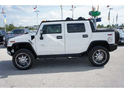 hummer h2 sut 2009 white luxury flex fuel 8 cylinders 4 wheel drive automatic 77388