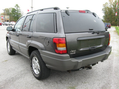 jeep grand cherokee 2002 dk  gray suv laredo gasoline 6 cylinders 4 wheel drive automatic with overdrive 45840