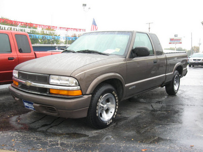 chevrolet s 10 2000 beige pickup truck ls gasoline v6 rear wheel drive automatic 45840