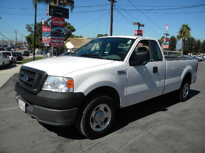 ford f 150 2005 white pickup truck xl gasoline 6 cylinders rear wheel drive automatic 92882