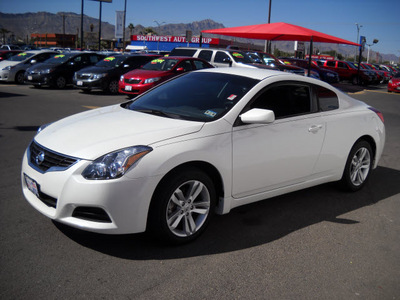 nissan altima 2010 white coupe 2 5 s gasoline 4 cylinders front wheel drive automatic 79925