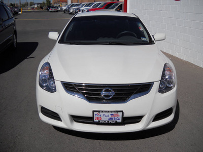 nissan altima 2010 white coupe 2 5 s gasoline 4 cylinders front wheel drive automatic 79925