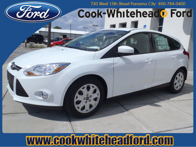 ford focus 2012 white hatchback se gasoline 4 cylinders front wheel drive automatic 32401