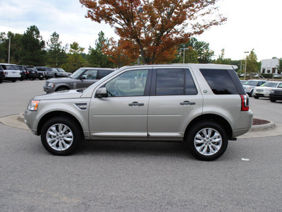 land rover lr2 2011 tan suv gasoline 6 cylinders all whee drive automatic 27511