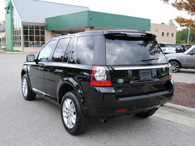 land rover lr2 2011 black suv gasoline 6 cylinders all whee drive automatic 27511