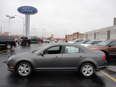 ford fusion 2012 gray sedan se gasoline 4 cylinders front wheel drive automatic with overdrive 60546