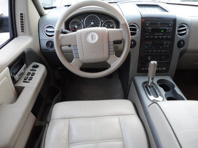 lincoln mark lt 2006 white 4x4 gasoline 8 cylinders 4 wheel drive automatic with overdrive 60546