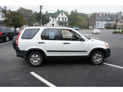 honda cr v 2006 white suv lx gasoline 4 cylinders all whee drive automatic with overdrive 07044