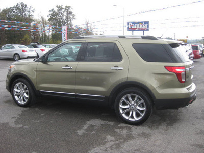 ford explorer 2012 gold suv xlt gasoline 6 cylinders 4 wheel drive 6 speed automatic 62863