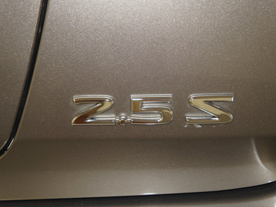 nissan altima 2002 beige sedan 2 5 s gasoline 4 cylinders front wheel drive automatic 76108