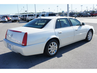 cadillac dts 2009 white sedan premium luxury gasoline 8 cylinders front wheel drive automatic 77388