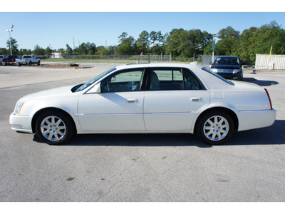 cadillac dts 2009 white sedan premium luxury gasoline 8 cylinders front wheel drive automatic 77388