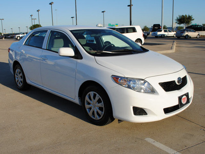 toyota corolla 2010 white sedan le gasoline 4 cylinders front wheel drive automatic 75228