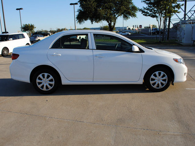 toyota corolla 2010 white sedan le gasoline 4 cylinders front wheel drive automatic 75228