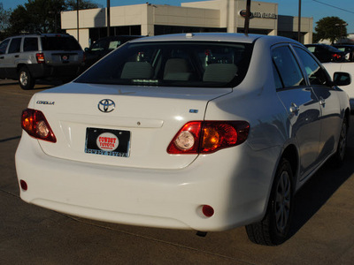 toyota corolla 2010 white sedan le gasoline 4 cylinders front wheel drive automatic 75228