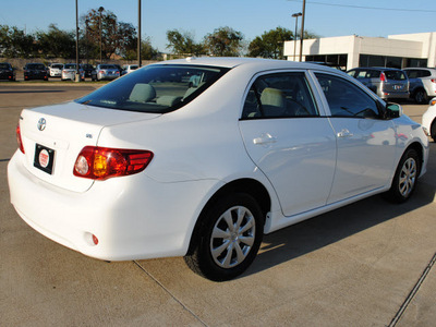 toyota corolla 2010 white sedan le gasoline 4 cylinders front wheel drive automatic 75228