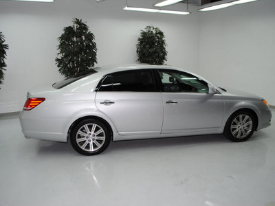 toyota avalon 2010 silver sedan limited gasoline 6 cylinders front wheel drive automatic 91731