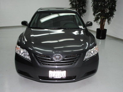 toyota camry 2009 dk  gray sedan le gasoline 4 cylinders front wheel drive automatic 91731