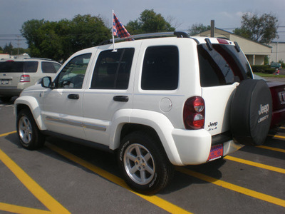 jeep liberty 2007 white suv limited gasoline 6 cylinders 4 wheel drive automatic with overdrive 13502