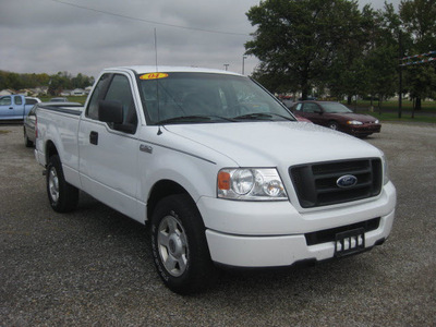 ford f 150 2004 white pickup truck stx gasoline 8 cylinders rear wheel drive automatic with overdrive 62863