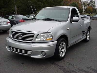 ford f 150 svt lightning 2002 silver pickup truck gasoline 8 cylinders rear wheel drive automatic 06019