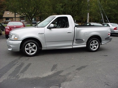 ford f 150 svt lightning 2002 silver pickup truck gasoline 8 cylinders rear wheel drive automatic 06019