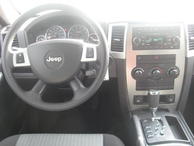 jeep grand cherokee 2010 silver suv laredo gasoline 6 cylinders 2 wheel drive automatic 33884