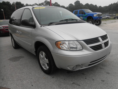 dodge grand caravan 2005 silver van sxt gasoline 6 cylinders front wheel drive automatic 34731