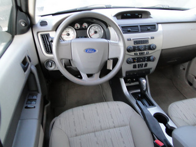 ford focus 2009 white suede sedan se gasoline 4 cylinders front wheel drive automatic 98226