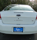 ford focus 2009 white suede sedan se gasoline 4 cylinders front wheel drive automatic 98226
