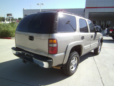 chevrolet tahoe 2002 beige suv flex fuel 8 cylinders 4 wheel drive automatic 75503