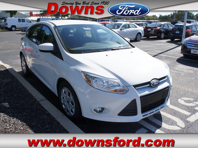 ford focus 2012 white hatchback se gasoline 4 cylinders front wheel drive automatic with overdrive 08753