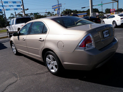 ford fusion 2007 off white sedan i 4 se gasoline 4 cylinders front wheel drive automatic 32401