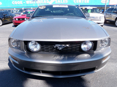 ford mustang 2009 gray coupe gt premium gasoline 8 cylinders rear wheel drive 5 speed manual 32401
