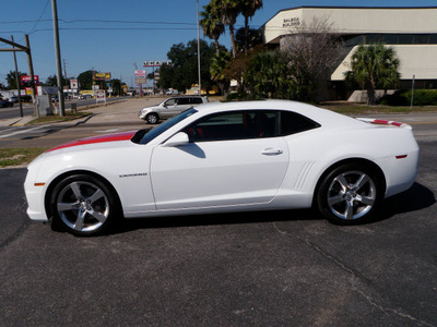 chevrolet camaro 2010 white coupe ss gasoline 8 cylinders rear wheel drive automatic 32401