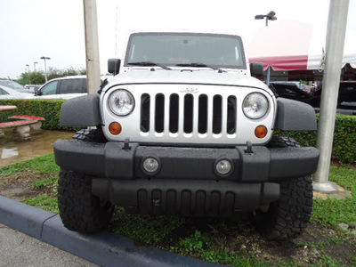 jeep wrangler unlimited 2008 silver suv rubicon gasoline 6 cylinders 4 wheel drive 6 speed manual 33157