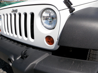 jeep wrangler 2012 pw7 bright white cl suv gasoline 6 cylinders 4 wheel drive automatic 33021