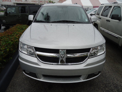 dodge journey 2010 silver suv sxt gasoline 6 cylinders front wheel drive automatic 33157