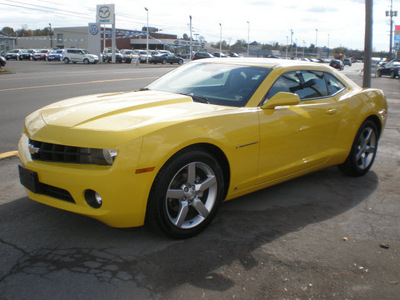 chevrolet camaro 2010 yellow coupe lt gasoline 6 cylinders rear wheel drive automatic 13502