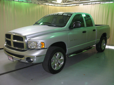 dodge ram pickup 1500 2004 silver slt gasoline 8 cylinders 4 wheel drive automatic 44883